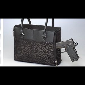 CCW purse Gun Tote’ n Mamas